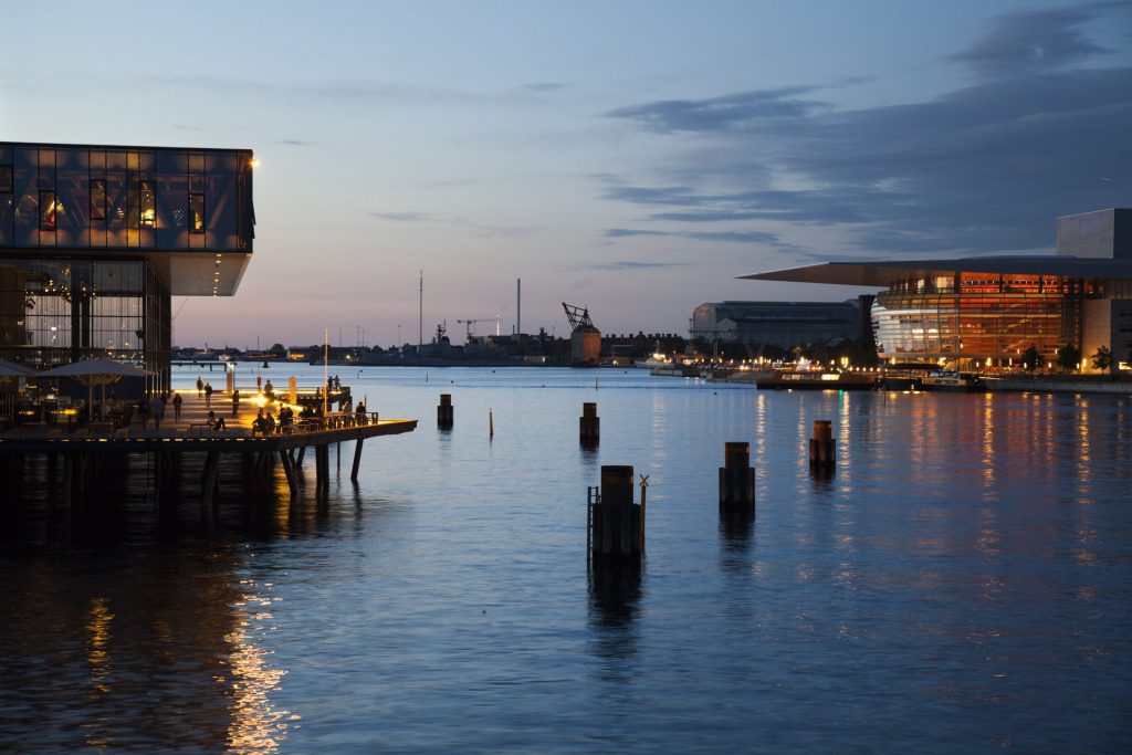 Am Hafen von Kopenhagen bei der Oper