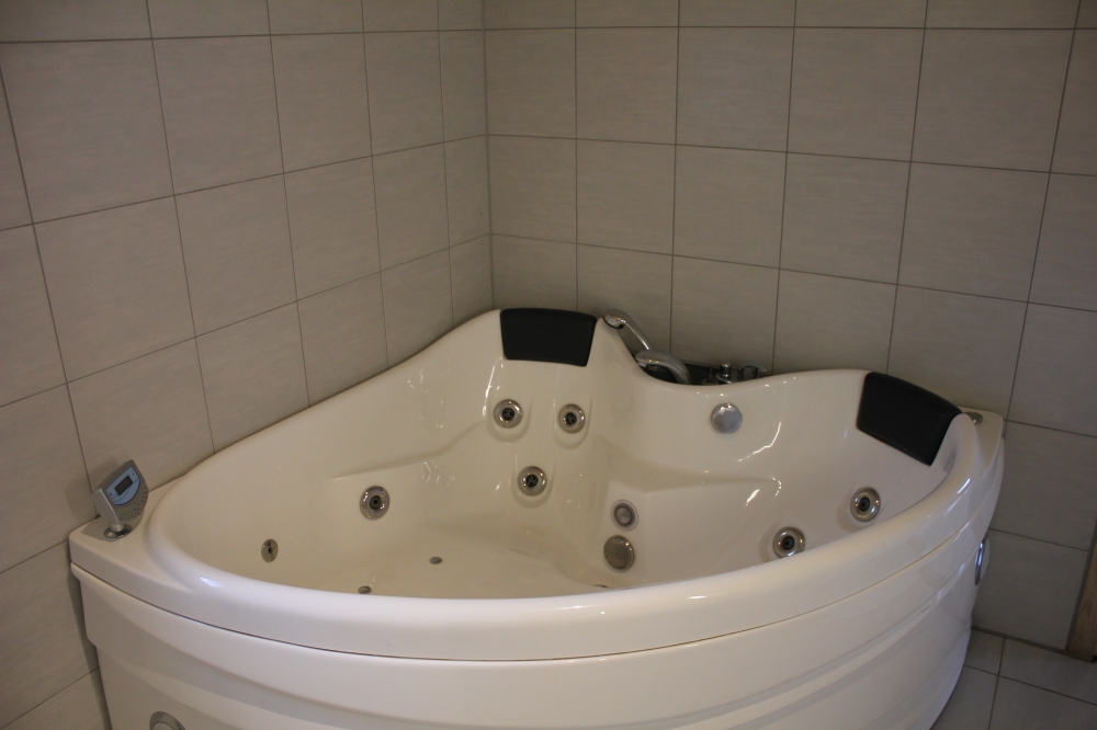 Das Luxusferienhaus Nr. 303 bietet u. a. einen tollen Whirlpool