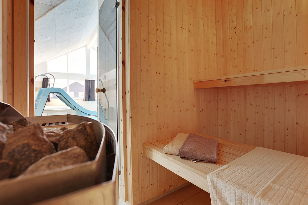 Die Sauna bietet dem Lebensgenießer eine perfekte Möglichkeit für Wohlbefinden an.