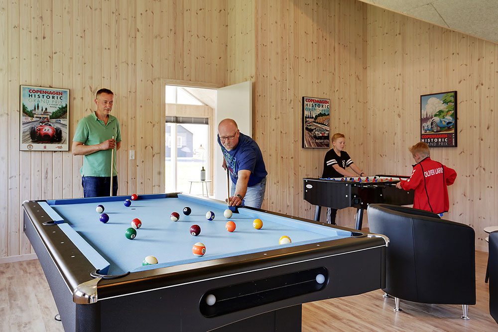 Mit beiden Kicker, Dart und Billard / Tischtennis lädt das Haus für mehrere Stunden Unterhaltung und Aktivität ein.