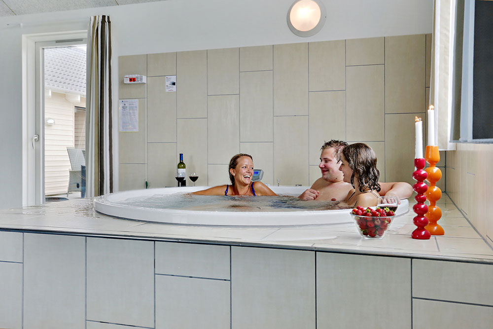 Genießen Sie das volle Gefühl von Wohlbefinden in dem Whirlpool 