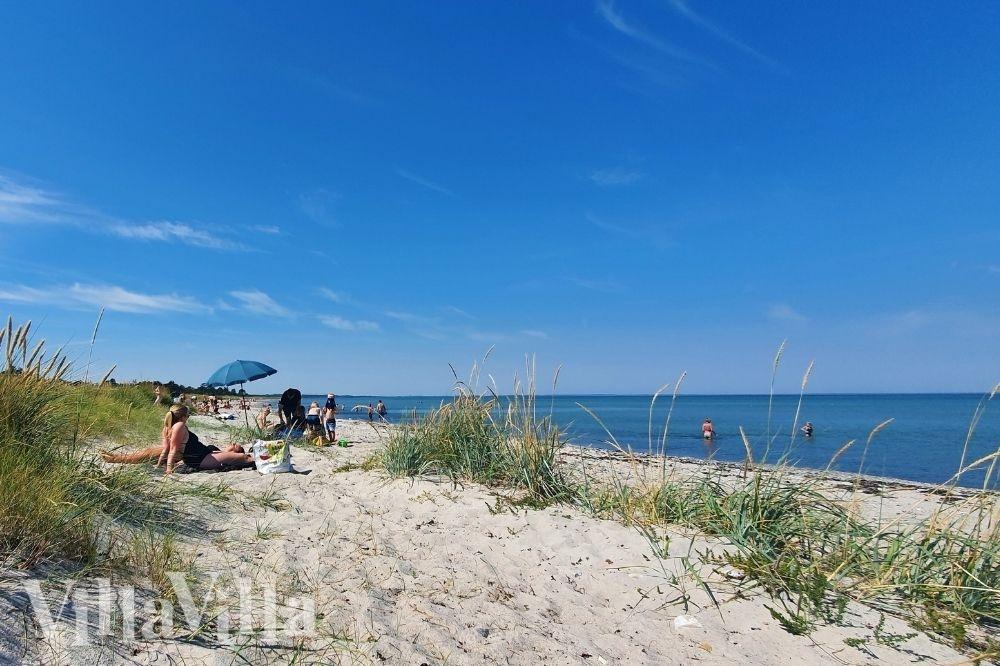 Der herrliche Strand in der Nähe von Luxusferienhaus Nr. 320 bei Ostjütland.