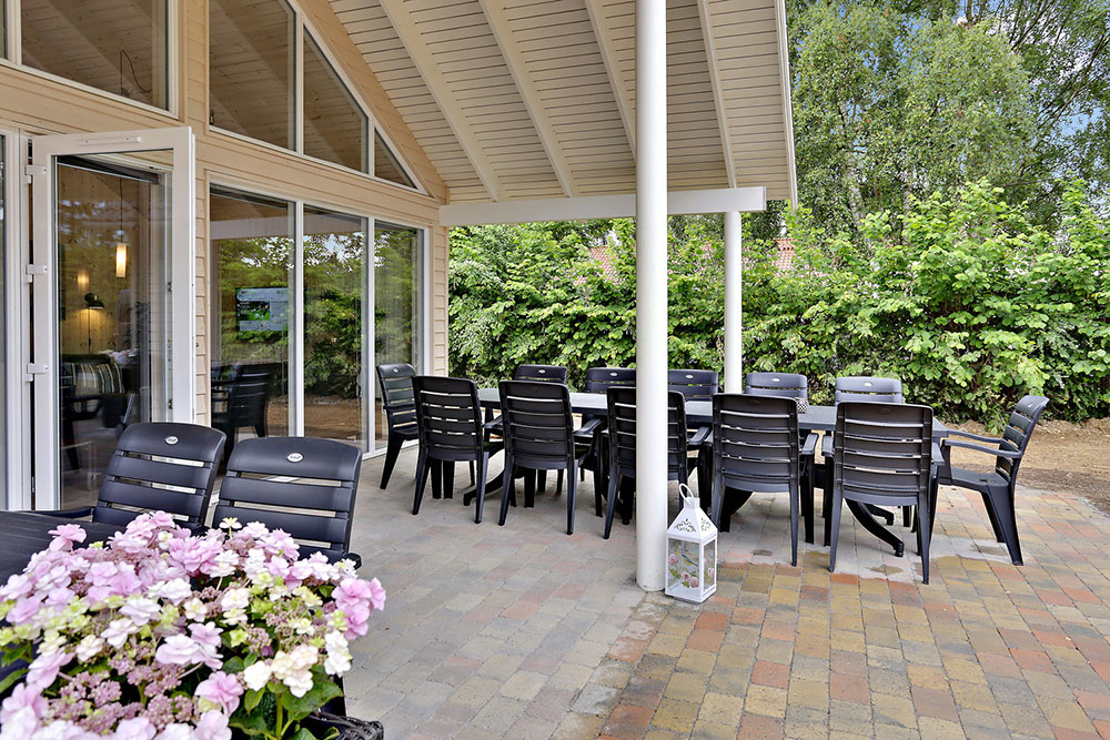 Das Luxusferienhaus Nr. 321 hat eine tolle Terrasse, die mit hochwertigen Gartenmöbeln für 16 Personen ausgestattet ist.