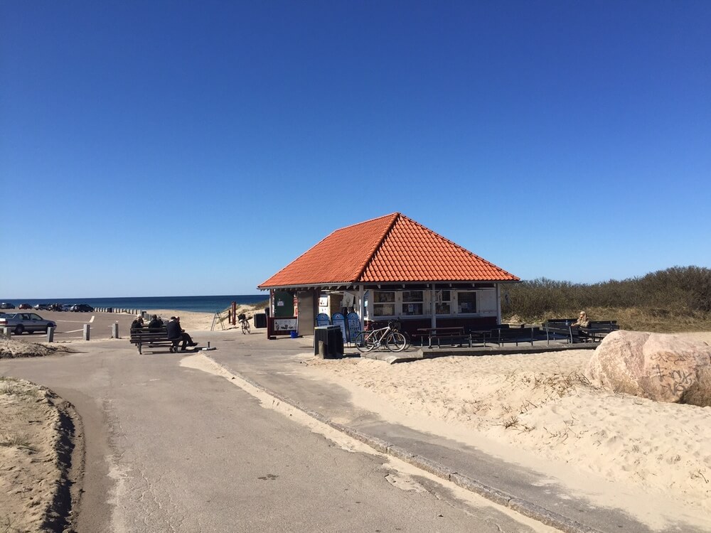 Der herrliche Strand in der Nähe von Luxusferienhaus Nr. 323 bei Nordseeland.