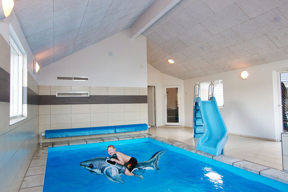 Der schicke Pool im Luxusferienhaus Nr. 335 für 24 Personen