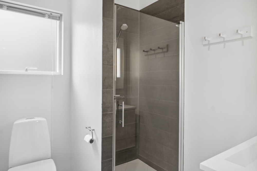 Eines der Badezimmer im Luxusferienhaus Nr. 339