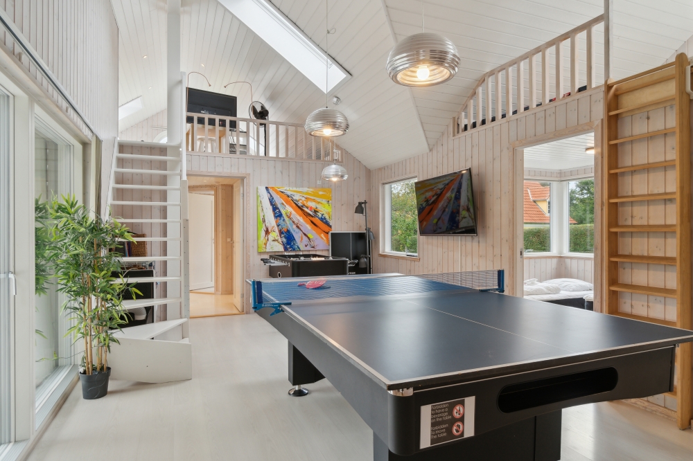 Neben den vielen schönen Stunden, die man im Poolbereich des Hauses verbringen kann, bietet das Luxusferienhaus 339 auch Spielevergnügen bei Billard/Tischtennis und Darts