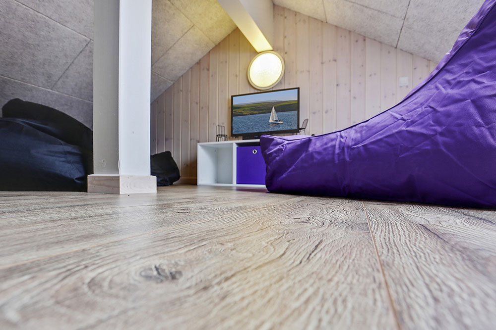 Einige der 22 Schlafgelegenheiten befinden sich im Luxusferienhaus Nr. 346 auf dem ausgebauten Dachboden