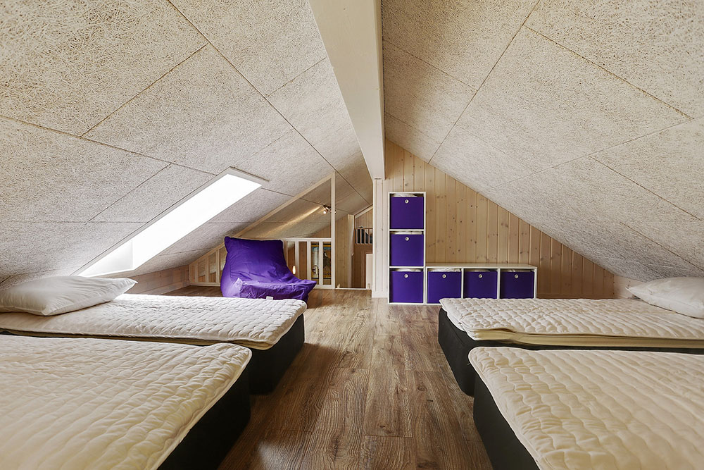Der große ausgebaute Dachboden im Luxusferienhaus Nr. 346 für 22 Personen