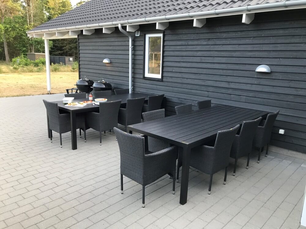 Auf der Terrasse des Ferienhauses Nr. 346 ist Platz für 22 Personen.