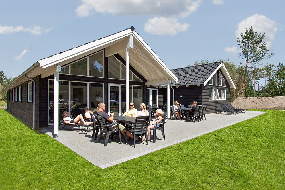 Das Luxusferienhaus Nr. 347 hat eine tolle Terrasse, die mit hochwertigen Gartenmöbeln für 18 Personen ausgestattet ist.