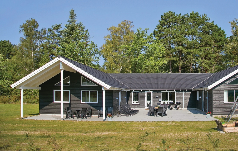 Dieses schöne Poolhaus Nr. 351 mit Platz für 22 Personen liegt in Nordseeland