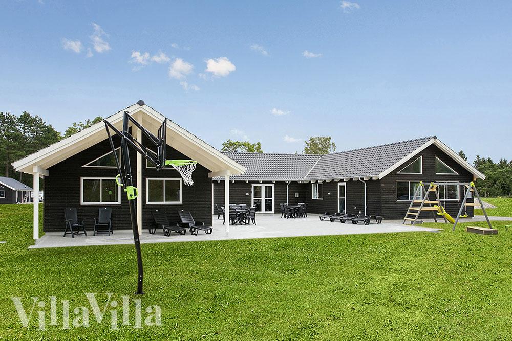 Dieses große Pool-Ferienhaus liegt im schönen Asserbo – zwischen Tisvildeleje und Liseleje. 