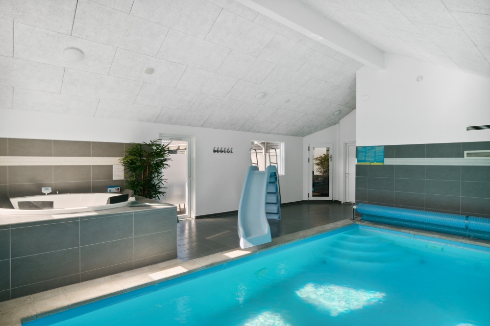 Der schicke Pool im Luxusferienhaus Nr. 350 für 24 Personen