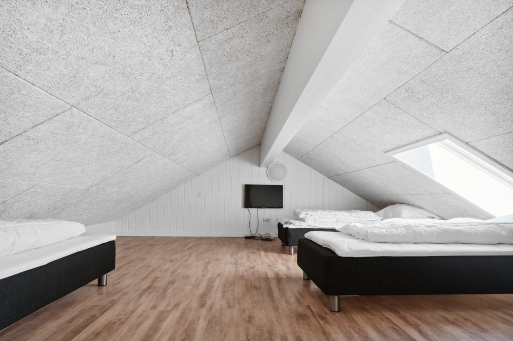 Einige der 24 Schlafgelegenheiten befinden sich im Luxusferienhaus Nr. 350 auf dem ausgebauten Dachboden