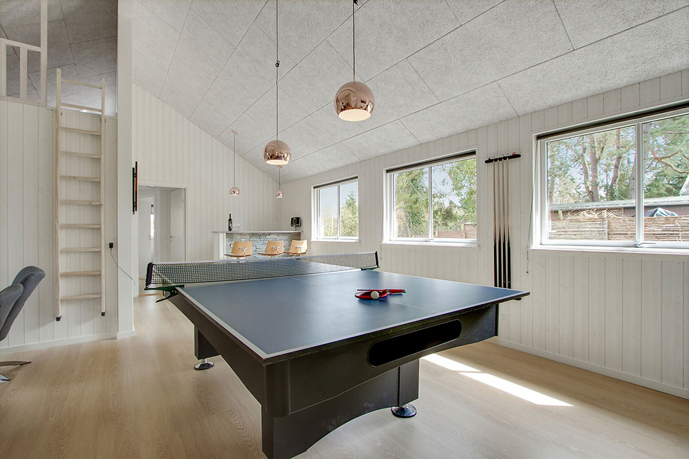 Neben den vielen schönen Stunden, die man im Poolbereich des Hauses verbringen kann, bietet das Luxusferienhaus 361 auch Spielevergnügen bei Billard/Tischtennis und Darts