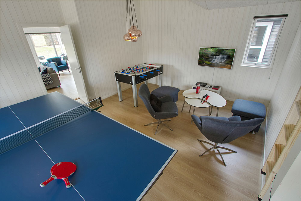 Aktivitätsraum im Luxusferienhaus Nr. 361 mit 7 Schlafzimmern und Platz für 18 Gäste.