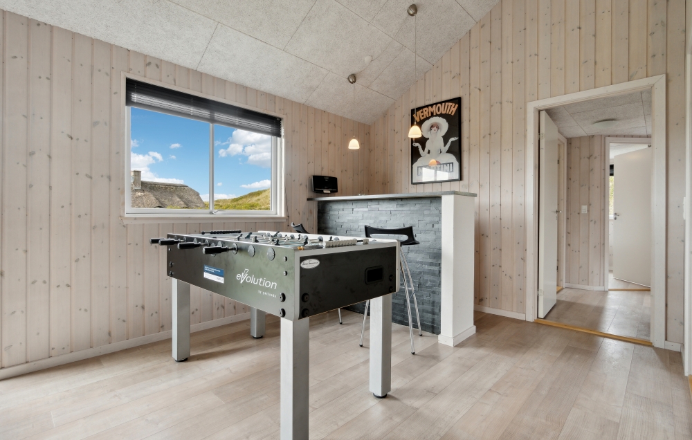 Das Luxusferienhaus 363 für 20 Personen hat einen großen Aktivitätsraum mit u. a. Billard und Darts
