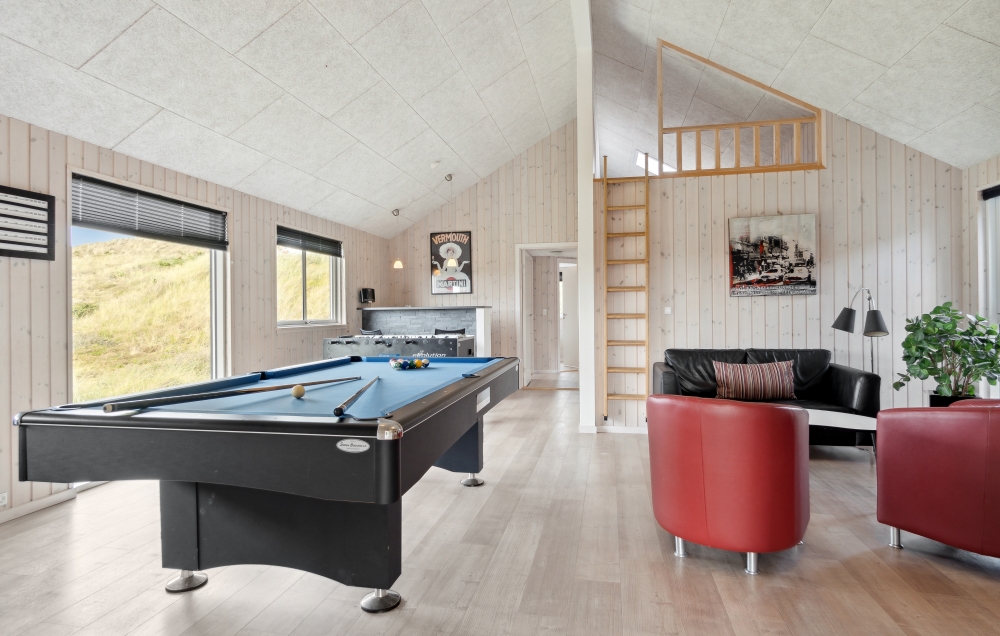 Neben den vielen schönen Stunden, die man im Poolbereich des Hauses verbringen kann, bietet das Luxusferienhaus 363 auch Spielevergnügen bei Billard/Tischtennis und Darts