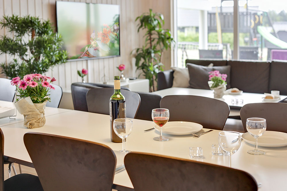Aufenthaltsraum mit Platz für 14 im Luxusferienhaus Nr. 366.