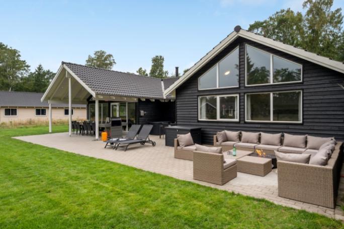 Das Luxusferienhaus Nr. 365 hat eine tolle Terrasse, die mit hochwertigen Gartenmöbeln für 20 Personen ausgestattet ist.