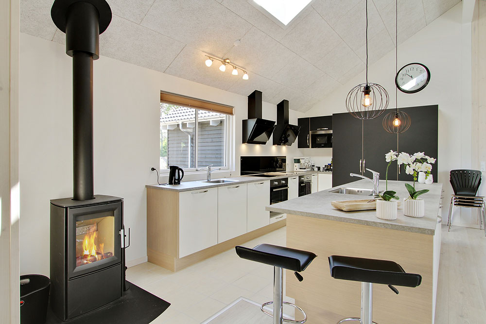 Die Küche in dem Luxusferienhaus Nr. 370 ist so gut ausgestattet, dass man problemlos Mahlzeiten für 20 Personen zubereiten kann.