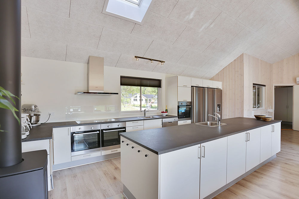 Die Küche in dem Luxusferienhaus Nr. 369 ist so gut ausgestattet, dass man problemlos Mahlzeiten für 20 Personen zubereiten kann.