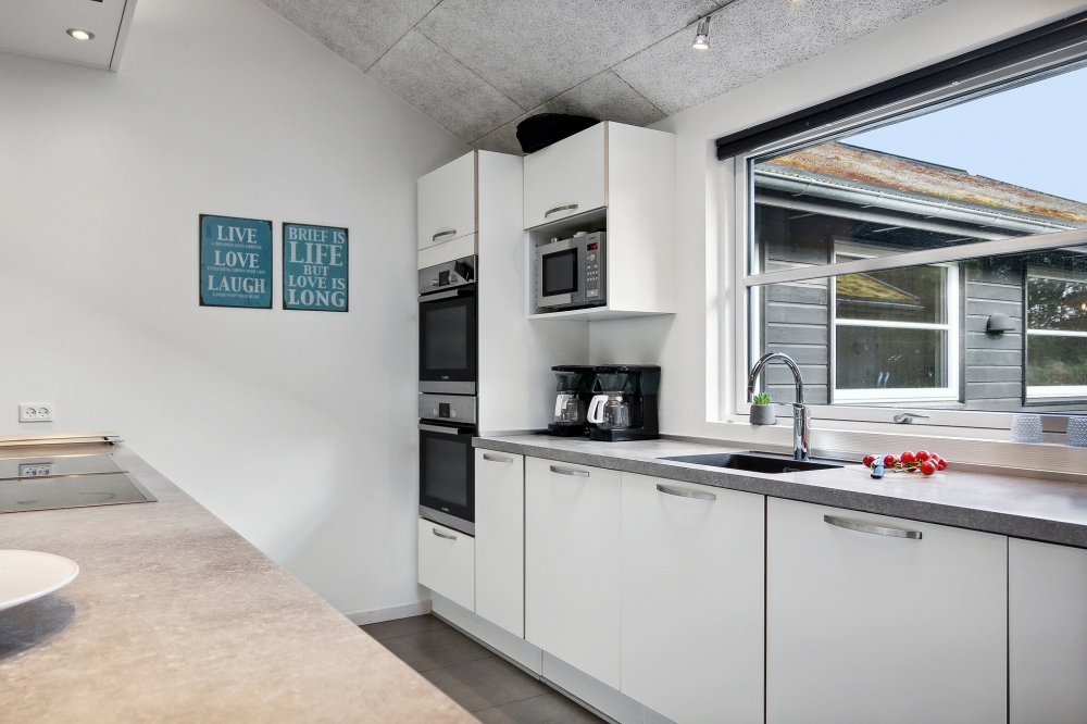 Die Küche in dem Luxusferienhaus Nr. 371 ist so gut ausgestattet, dass man problemlos Mahlzeiten für 21 Personen zubereiten kann.