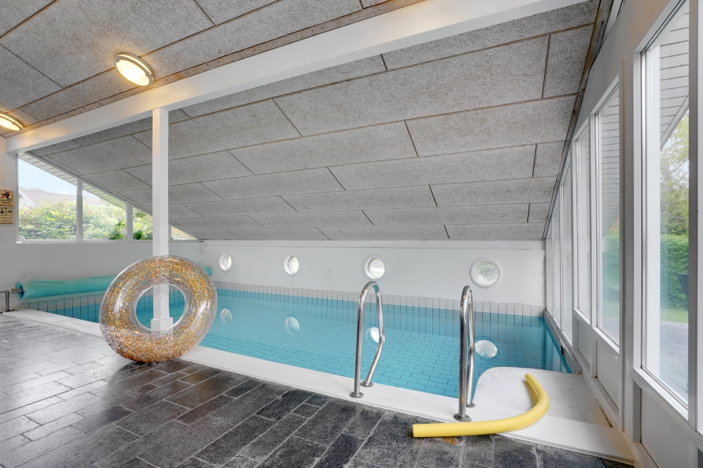Der schicke Pool im Luxusferienhaus Nr. 373 für 20 Personen