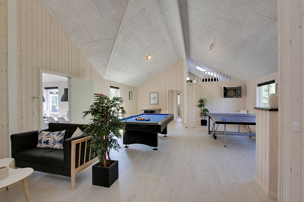Neben den vielen schönen Stunden, die man im Poolbereich des Hauses verbringen kann, bietet das Luxusferienhaus 374 auch Spielevergnügen bei Billard/Tischtennis und Darts
