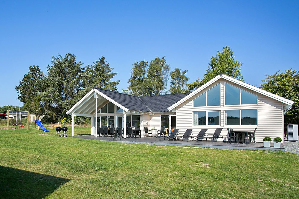 Das Luxusferienhaus Nr. 379 hat eine tolle Terrasse, die mit hochwertigen Gartenmöbeln für 18 Personen ausgestattet ist.