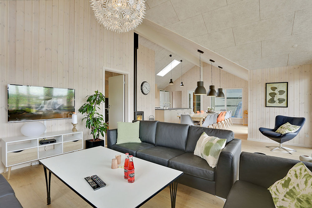 Aufenthaltsraum mit Platz für 18 im Luxusferienhaus Nr. 379.