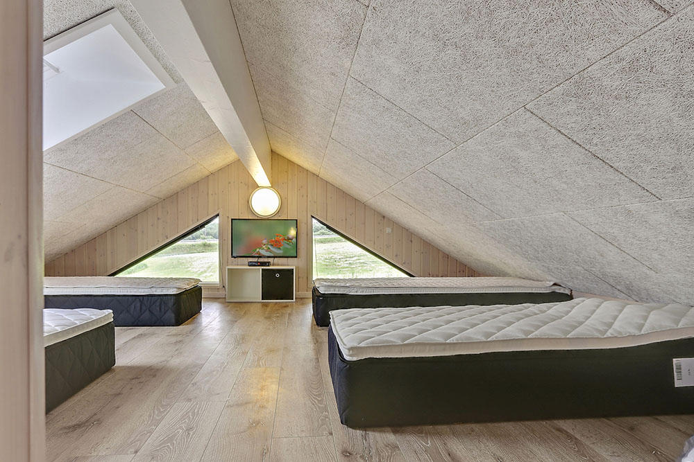 Einige der 24 Schlafgelegenheiten befinden sich im Luxusferienhaus Nr. 375 auf dem ausgebauten Dachboden