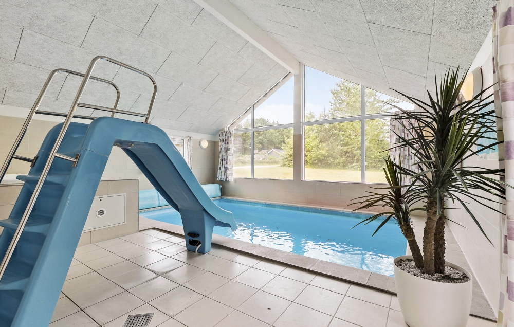 Der schicke Pool im Luxusferienhaus Nr. 380 für 14 Personen