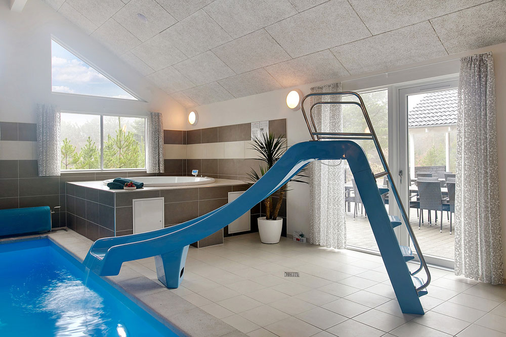 Der schicke Pool im Luxusferienhaus Nr. 387 für 24 Personen