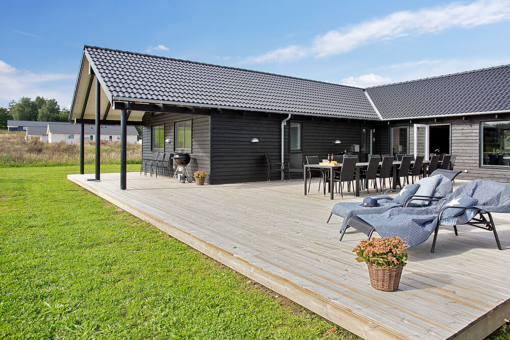 Auf der Terrasse des Ferienhauses Nr. 395 ist Platz für 20 Personen.