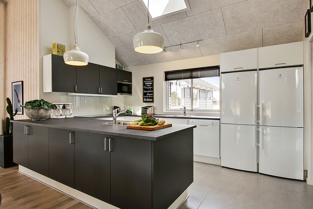 Die Küche in dem Luxusferienhaus Nr. 399 ist so gut ausgestattet, dass man problemlos Mahlzeiten für 18 Personen zubereiten kann.