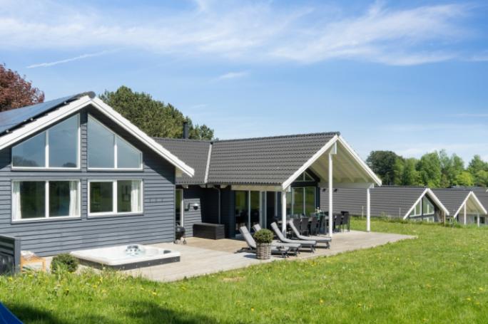 Dieses schöne Poolhaus Nr. 397 mit Platz für 18 Personen liegt in Nordseeland