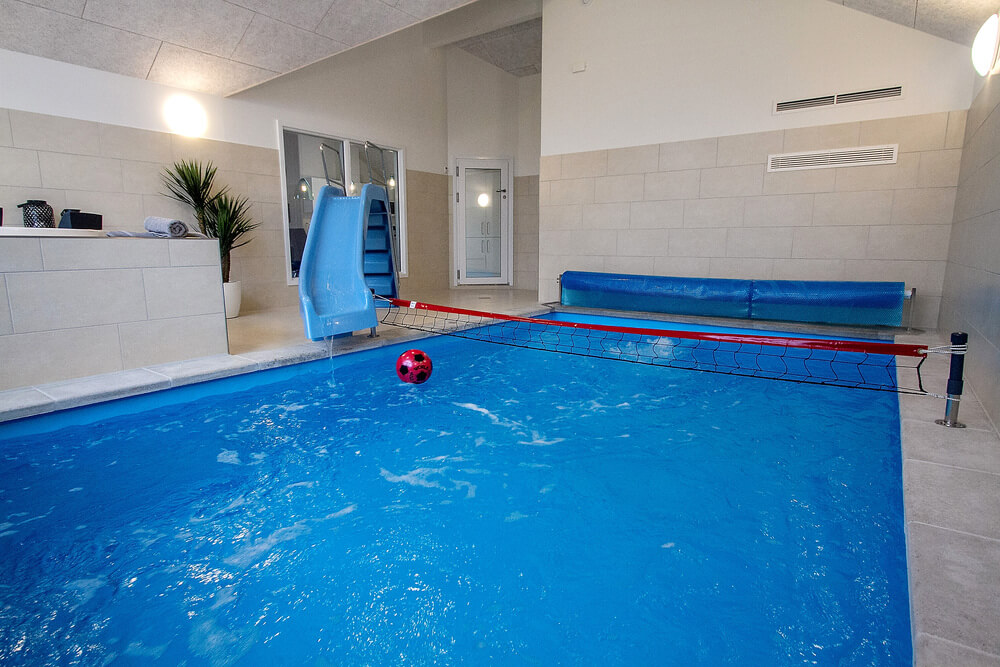 Der schicke Pool im Luxusferienhaus Nr. 409 für 18 Personen