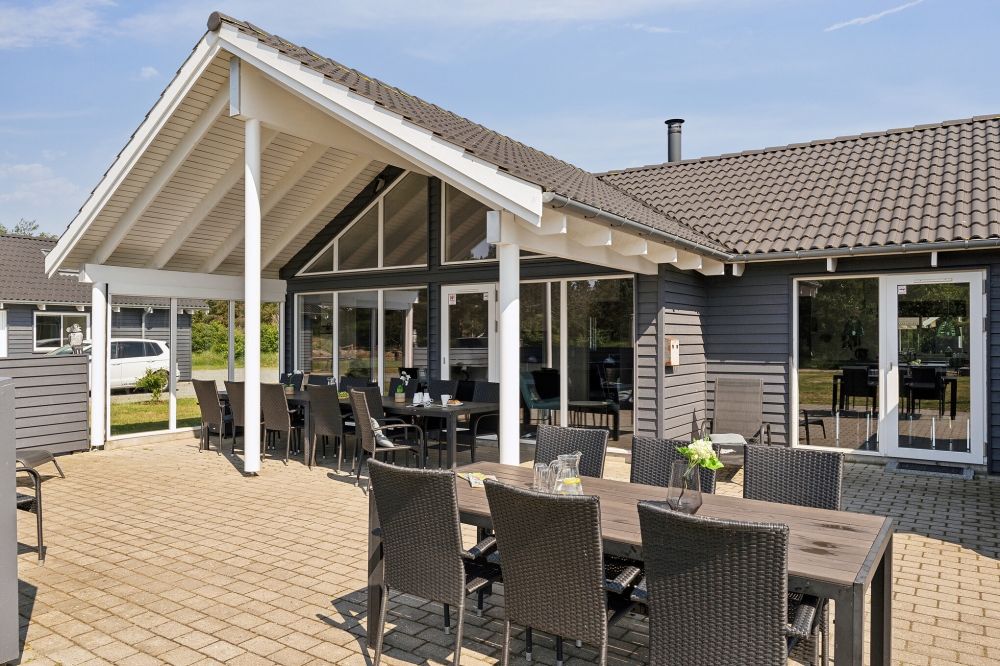 Das Luxusferienhaus Nr. 409 hat eine tolle Terrasse, die mit hochwertigen Gartenmöbeln für 18 Personen ausgestattet ist.