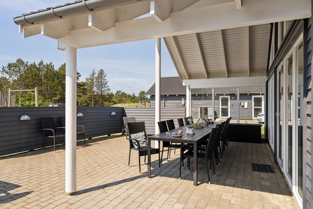 Große Terrasse am Luxusferienhaus Nr. 409 in Westjütland.