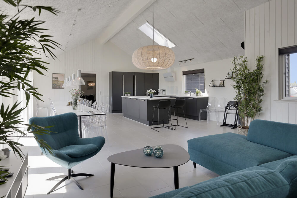 Der Aufenthaltsraum bietet Platz für 24 Personen, wenn ihr das Ferienhaus 403 in Lolland/Falster/Mön besucht.