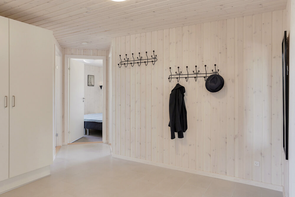 Der geräumige Eingangsbereich im Luxusferienhaus Nr. 403 in Lolland/Falster/Mön