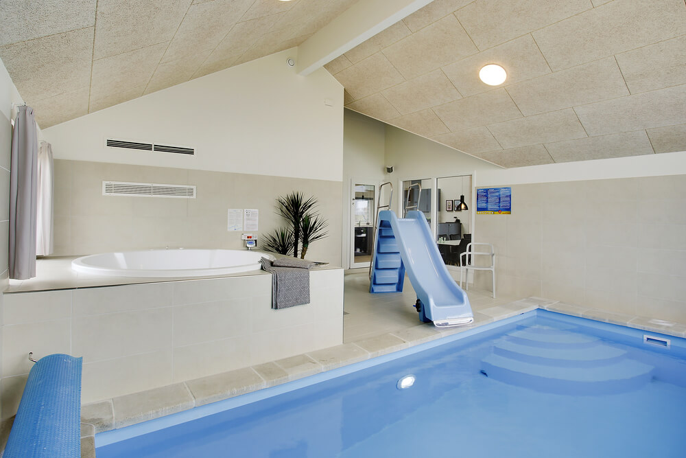 Der schicke Pool im Luxusferienhaus Nr. 418 für 14 Personen