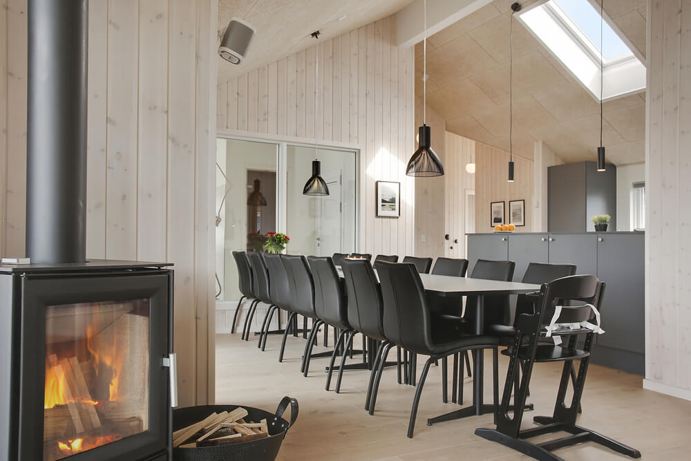 Der Aufenthaltsraum bietet Platz für 14 Personen, wenn ihr das Ferienhaus 418 in Fünen und seine Inseln besucht.