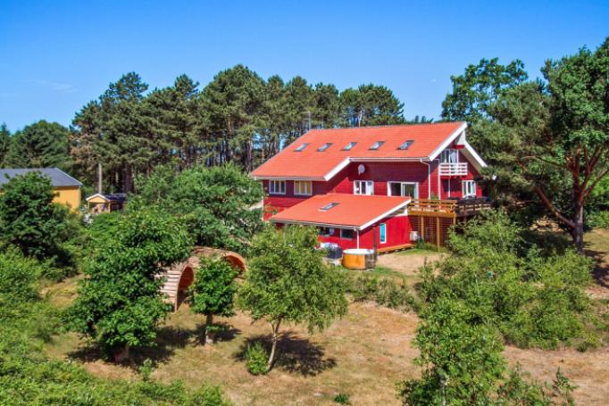 Dieses schöne Poolhaus Nr. 423 mit Platz für 28 Personen liegt in Ostjütland