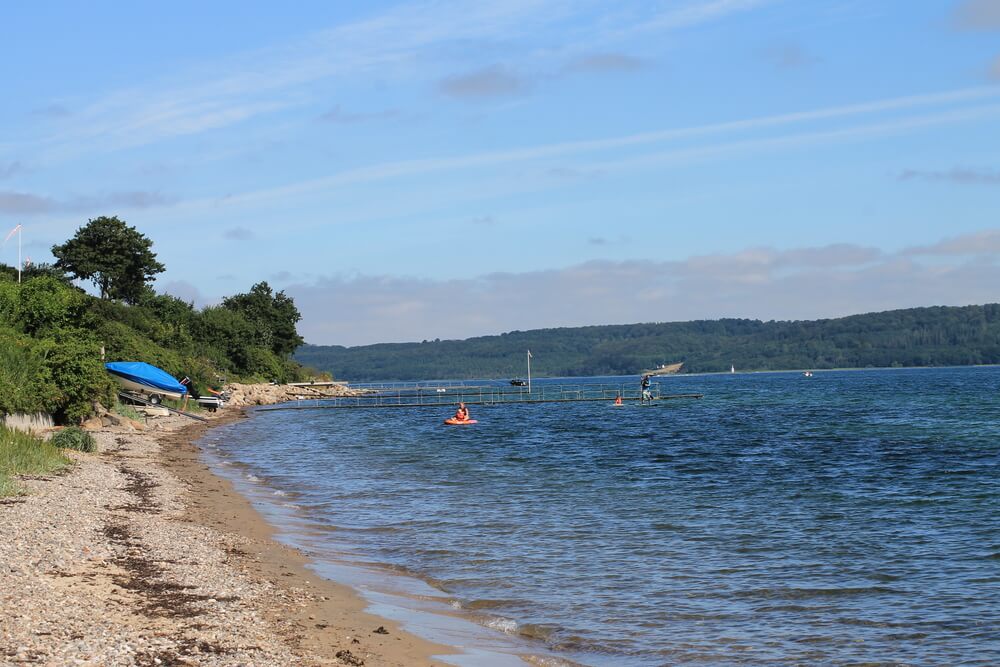 Der herrliche Strand in der Nähe von Luxusferienhaus Nr. 421 bei Ostjütland.