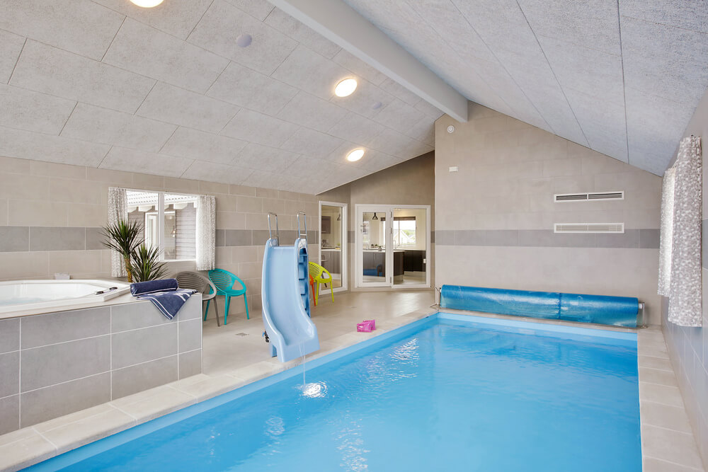 Der schicke Pool im Luxusferienhaus Nr. 430 für 30 Personen