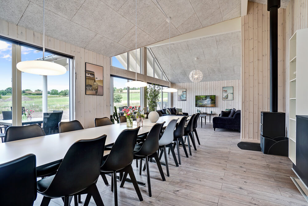 Aufenthaltsraum mit Platz für 16 im Luxusferienhaus Nr. 425.