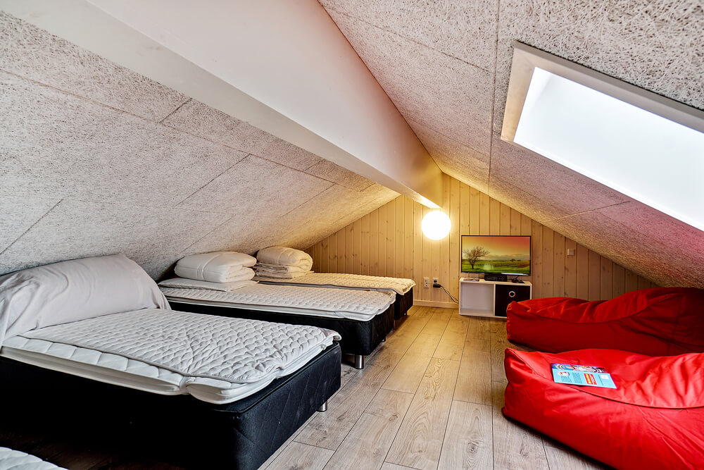 Einige der 16 Schlafgelegenheiten befinden sich im Luxusferienhaus Nr. 425 auf dem ausgebauten Dachboden
